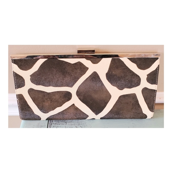 Animal Print Clutch - Picture 2 of 3